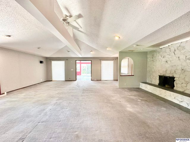 2105 S 120 Street, Omaha, NE 68144
