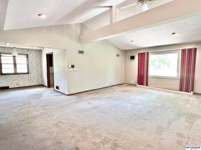 2105 S 120 Street, Omaha, NE 68144