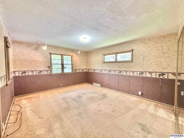 2105 S 120 Street, Omaha, NE 68144