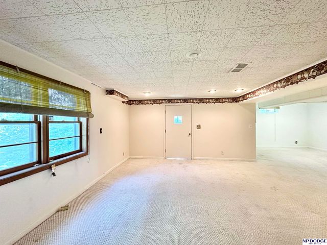 2105 S 120 Street, Omaha, NE 68144
