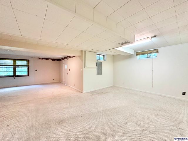 2105 S 120 Street, Omaha, NE 68144