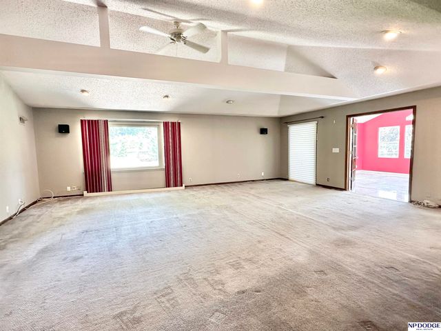 2105 S 120 Street, Omaha, NE 68144