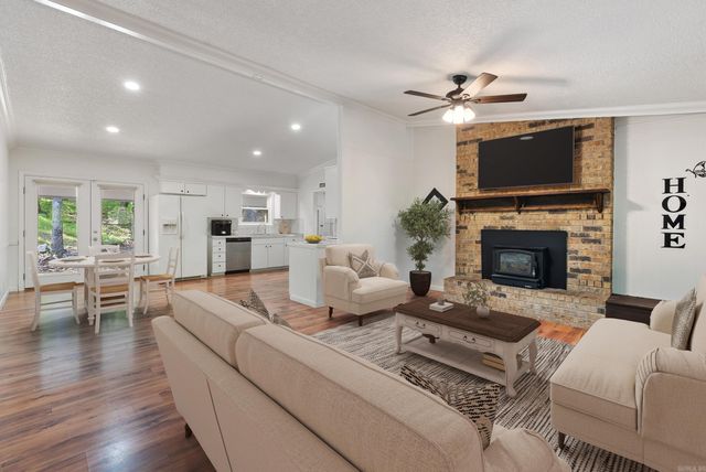 32 S Pego Way, Hot Springs Village, AR 71909