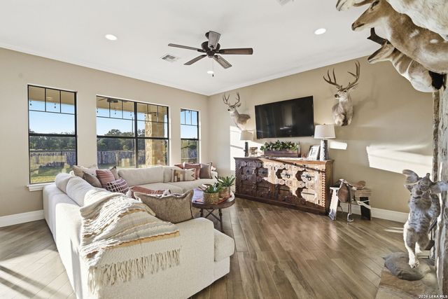 204 SEEWALD RD, Boerne, TX 78006