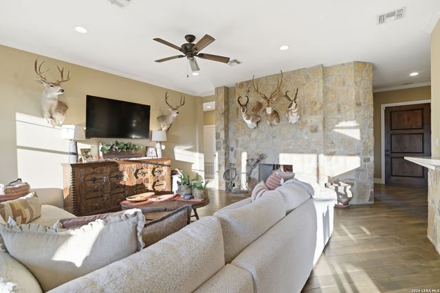 204 SEEWALD RD, Boerne, TX 78006