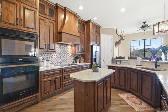 204 SEEWALD RD, Boerne, TX 78006