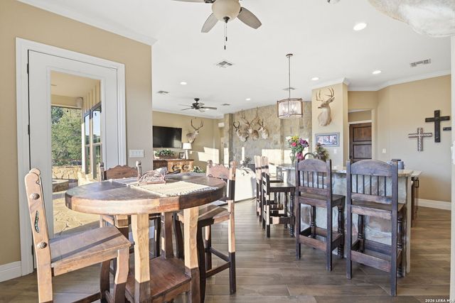 204 SEEWALD RD, Boerne, TX 78006