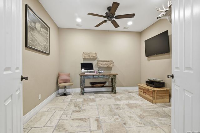 204 SEEWALD RD, Boerne, TX 78006