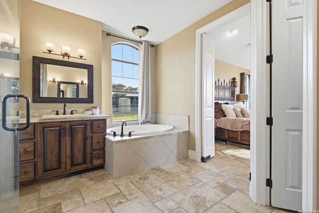 204 SEEWALD RD, Boerne, TX 78006
