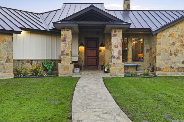 204 SEEWALD RD, Boerne, TX 78006