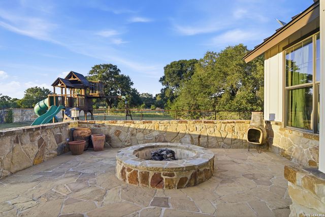 204 SEEWALD RD, Boerne, TX 78006