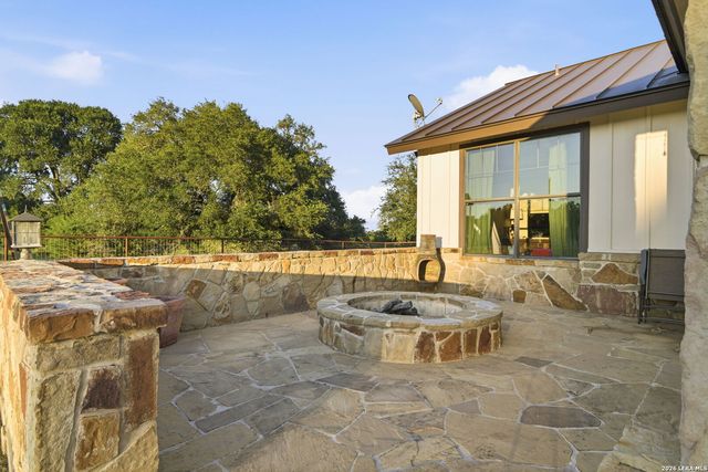 204 SEEWALD RD, Boerne, TX 78006