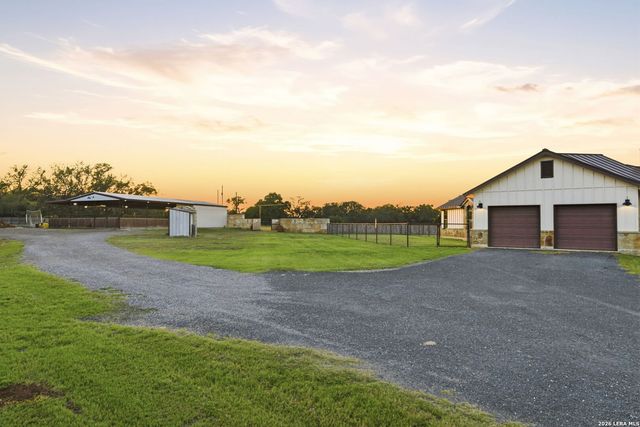 204 SEEWALD RD, Boerne, TX 78006