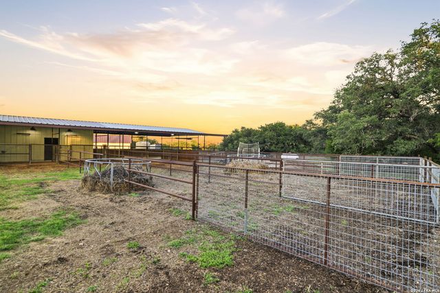 204 SEEWALD RD, Boerne, TX 78006