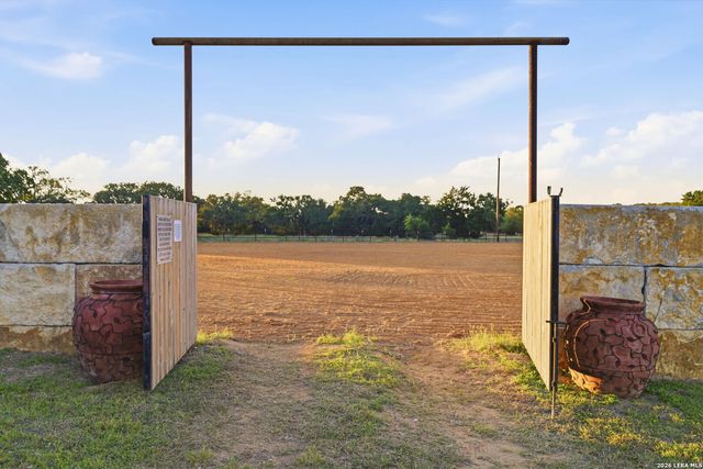 204 SEEWALD RD, Boerne, TX 78006