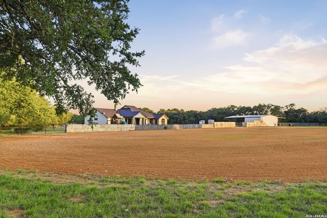 204 SEEWALD RD, Boerne, TX 78006