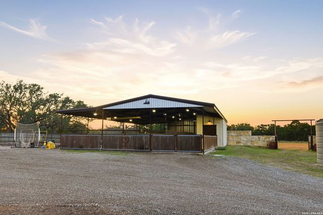 204 SEEWALD RD, Boerne, TX 78006