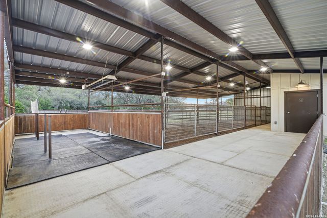 204 SEEWALD RD, Boerne, TX 78006