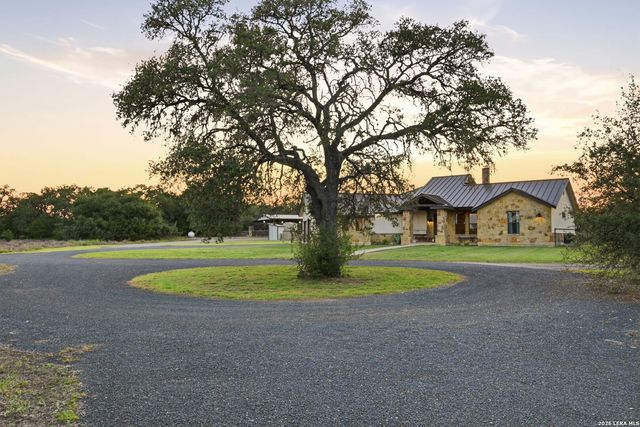 204 SEEWALD RD, Boerne, TX 78006