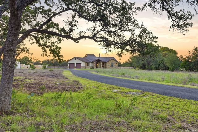 204 SEEWALD RD, Boerne, TX 78006