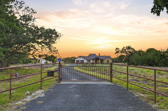 204 SEEWALD RD, Boerne, TX 78006
