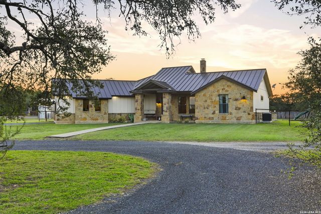 204 SEEWALD RD, Boerne, TX 78006