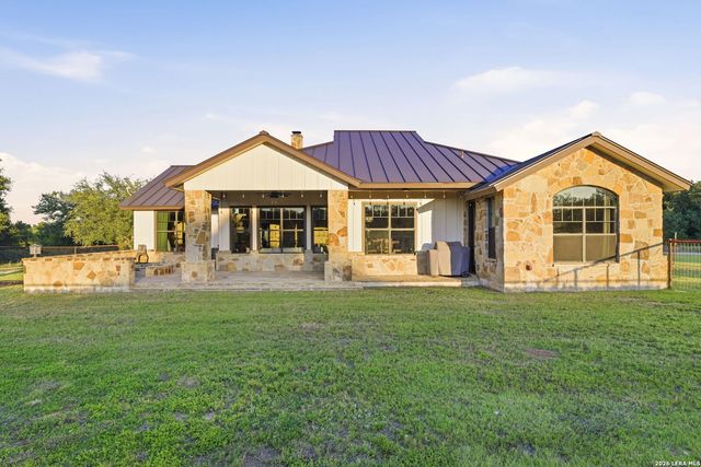 204 SEEWALD RD, Boerne, TX 78006
