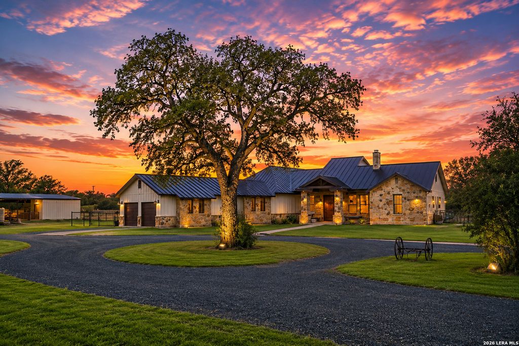 204 SEEWALD RD, Boerne, TX 78006