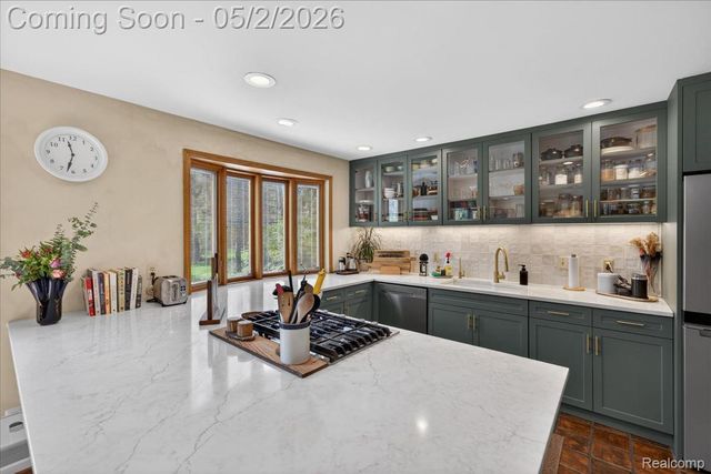 7025 Cedarbank Drive, West Bloomfield Charter Township, MI 48324
