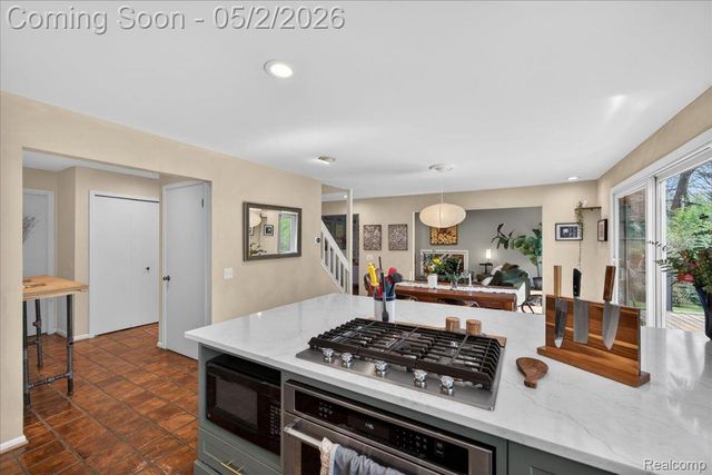 7025 Cedarbank Drive, West Bloomfield Charter Township, MI 48324