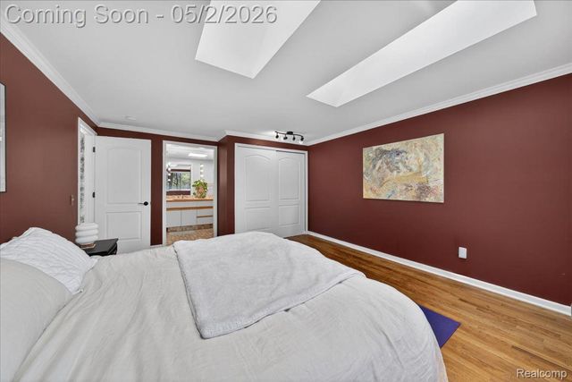 7025 Cedarbank Drive, West Bloomfield Charter Township, MI 48324