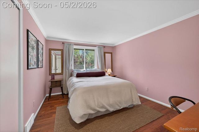 7025 Cedarbank Drive, West Bloomfield Charter Township, MI 48324
