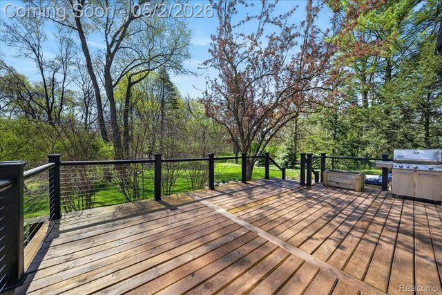 7025 Cedarbank Drive, West Bloomfield Charter Township, MI 48324