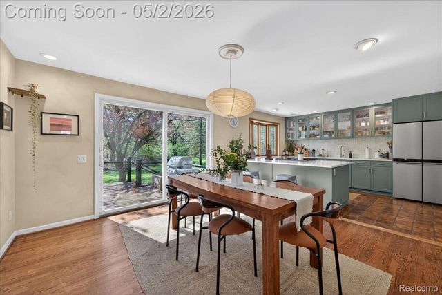 7025 Cedarbank Drive, West Bloomfield Charter Township, MI 48324