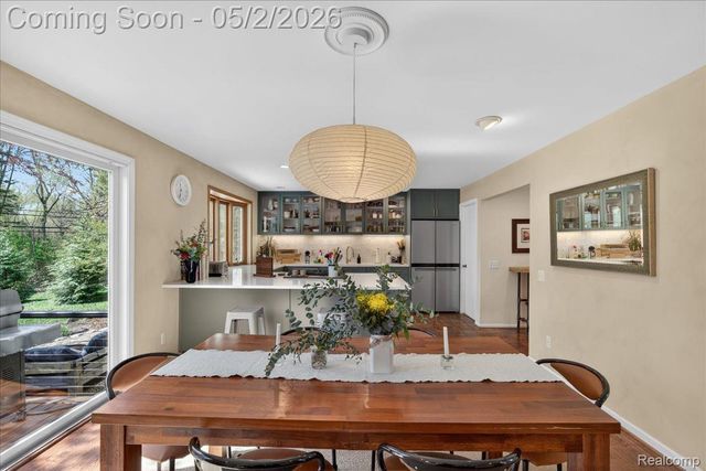 7025 Cedarbank Drive, West Bloomfield Charter Township, MI 48324