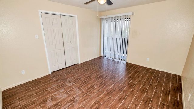 3035 Walnut Bend Lane 35, Houston, TX 77042