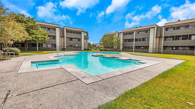 3035 Walnut Bend Lane 35, Houston, TX 77042