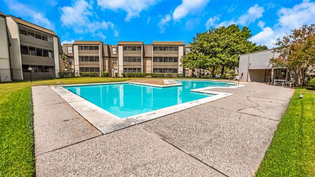 3035 Walnut Bend Lane 35, Houston, TX 77042