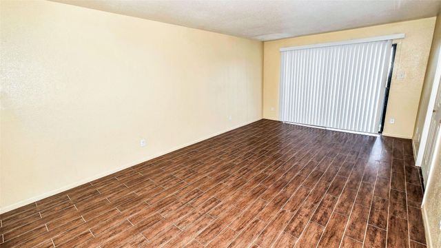 3035 Walnut Bend Lane 35, Houston, TX 77042