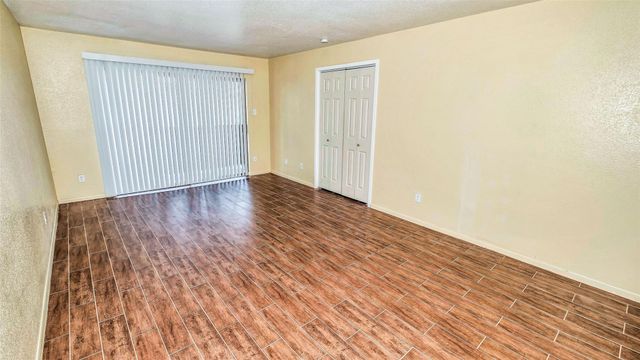 3035 Walnut Bend Lane 35, Houston, TX 77042