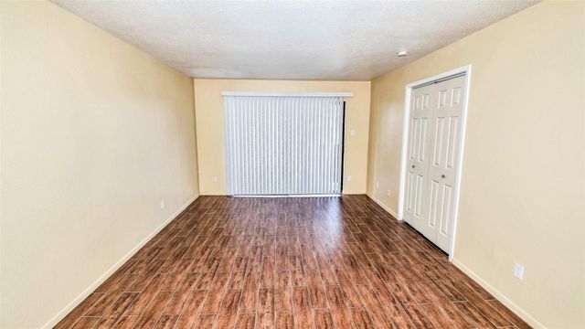 3035 Walnut Bend Lane 35, Houston, TX 77042