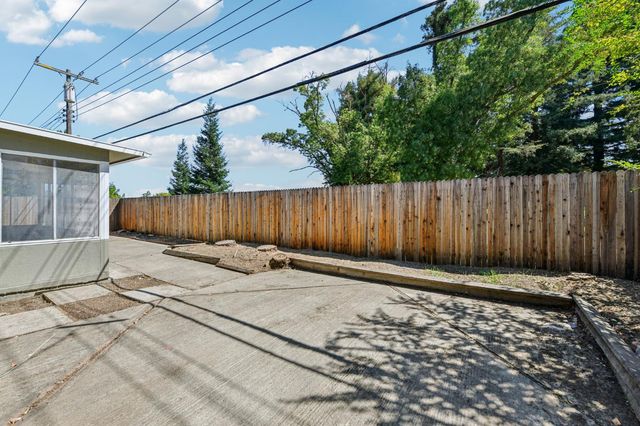 7587 Circle Pkwy, Sacramento, CA 95823