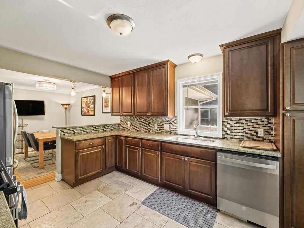 817 Vincent Avenue N, Minneapolis, MN 55411 — photo 4