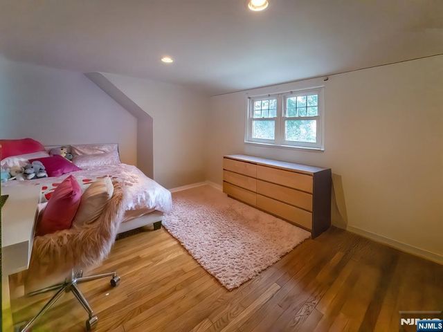 19 Bedford Road, Dumont, NJ 07628