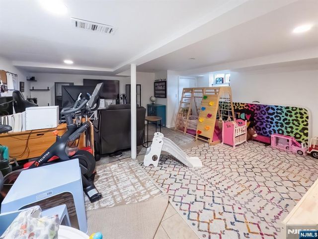 19 Bedford Road, Dumont, NJ 07628