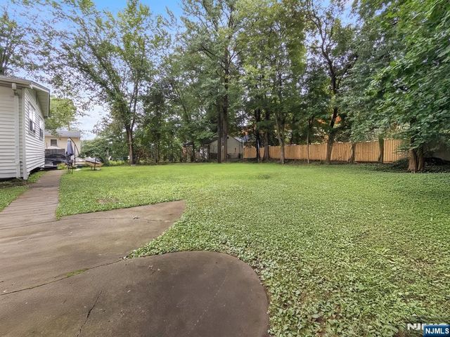 19 Bedford Road, Dumont, NJ 07628