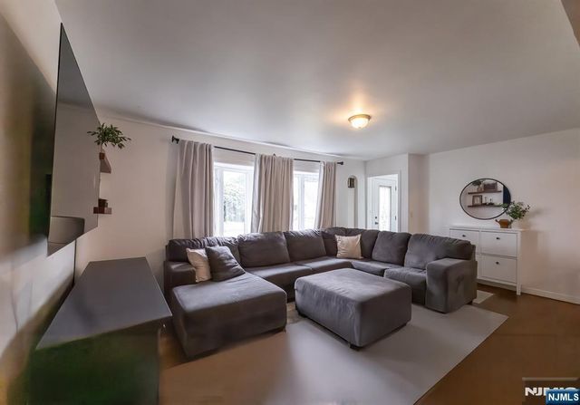 19 Bedford Road, Dumont, NJ 07628