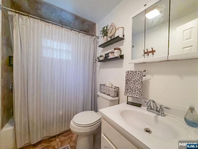 19 Bedford Road, Dumont, NJ 07628