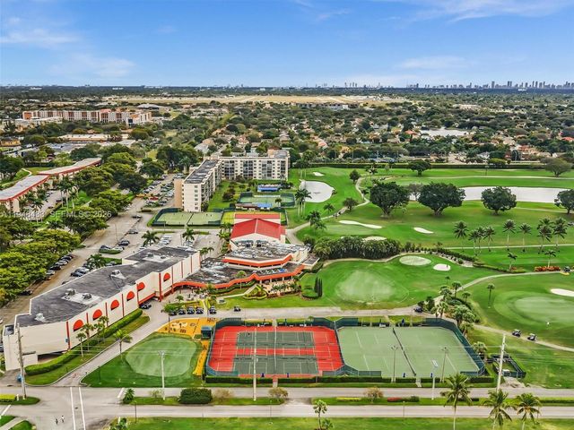 9420 S Hollybrook Lake Dr 302, Pembroke Pines, FL 33025