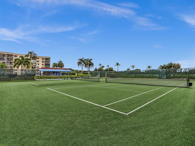 9420 S Hollybrook Lake Dr 302, Pembroke Pines, FL 33025